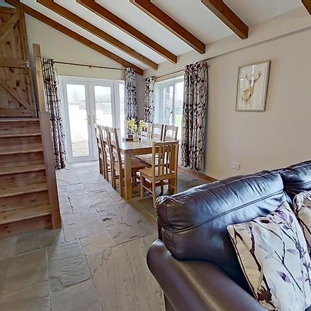 The Barn. Apartment Кармартън Екстериор снимка