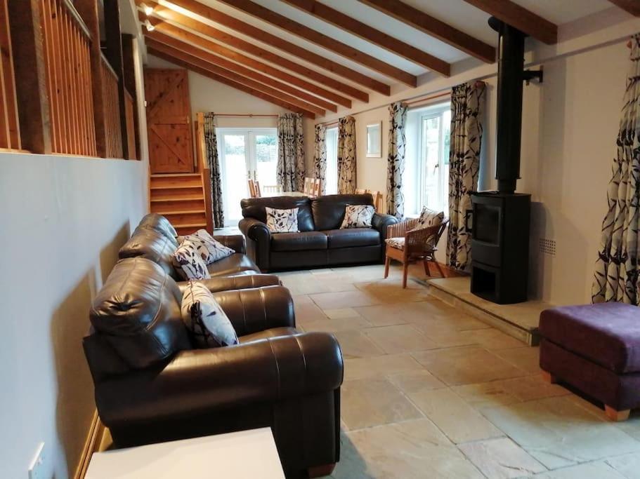 The Barn. Apartment Кармартън Екстериор снимка