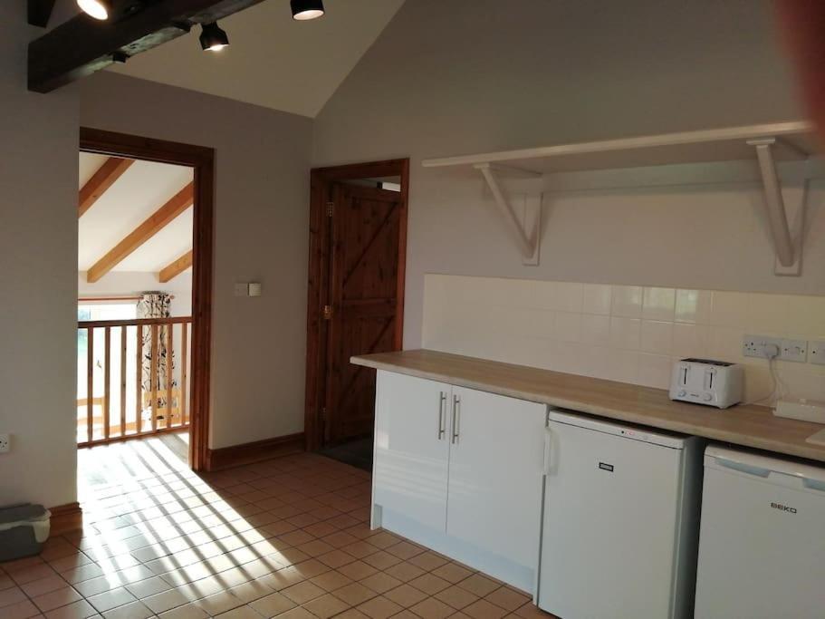 The Barn. Apartment Кармартън Екстериор снимка