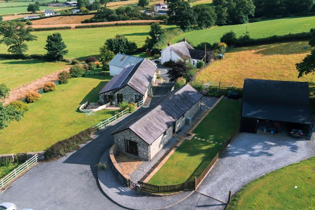 The Barn. Apartment Кармартън Екстериор снимка