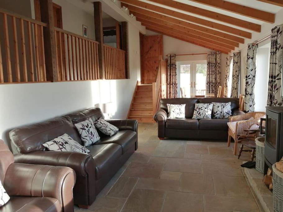 The Barn. Apartment Кармартън Екстериор снимка